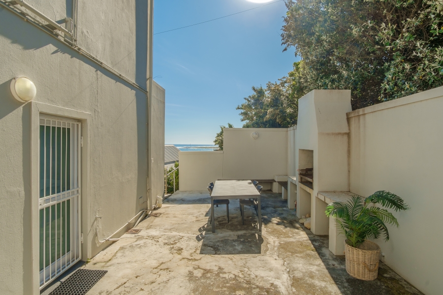 5 Bedroom Property for Sale in Misty Cliffs Western Cape